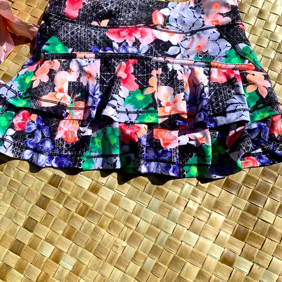 Girls tennis skirt/skorts- lot of three - Picture 5 of 8